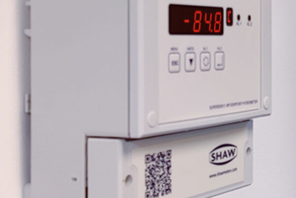Superdew 3 WP inline hygrometer for trace moisture measurement