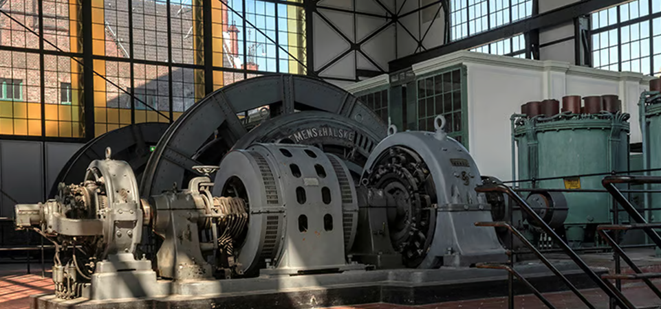 Hydrogen cooled electricity generator